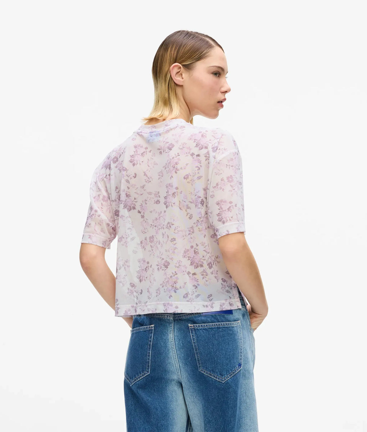 Short-sleeved floral mesh T-shirt