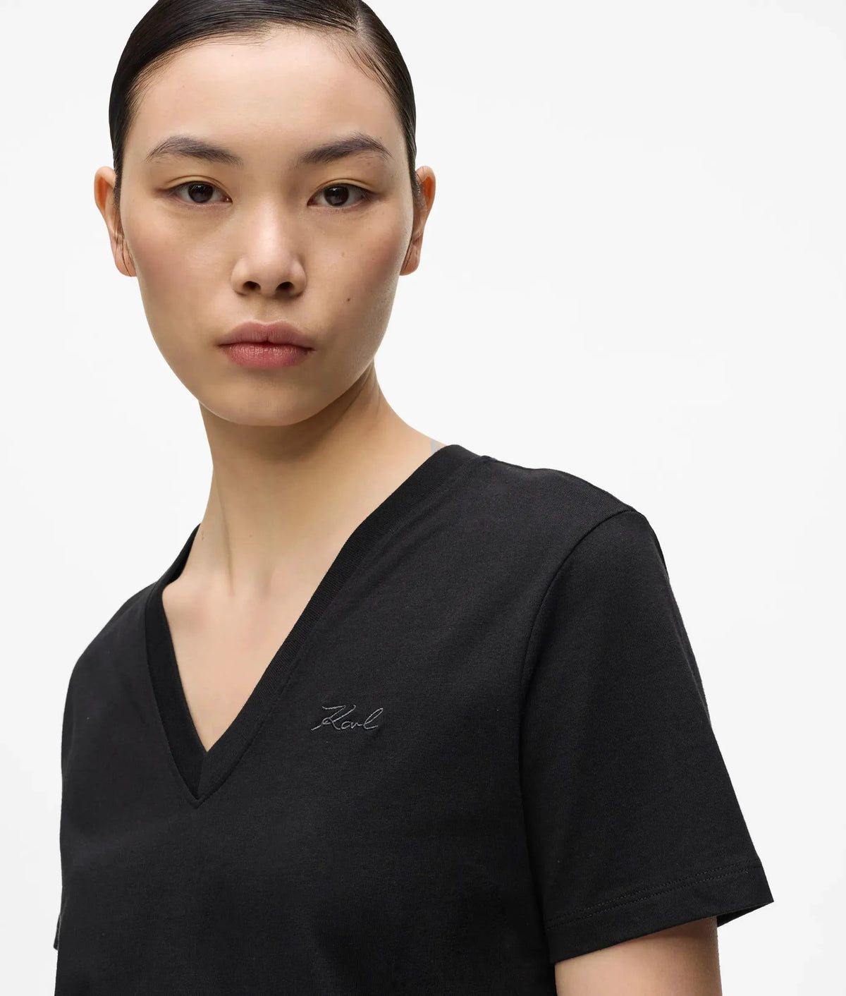 Signature V-neck T-shirt