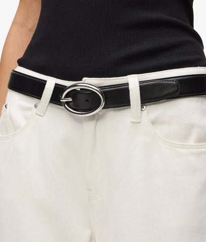Oval buckle belt