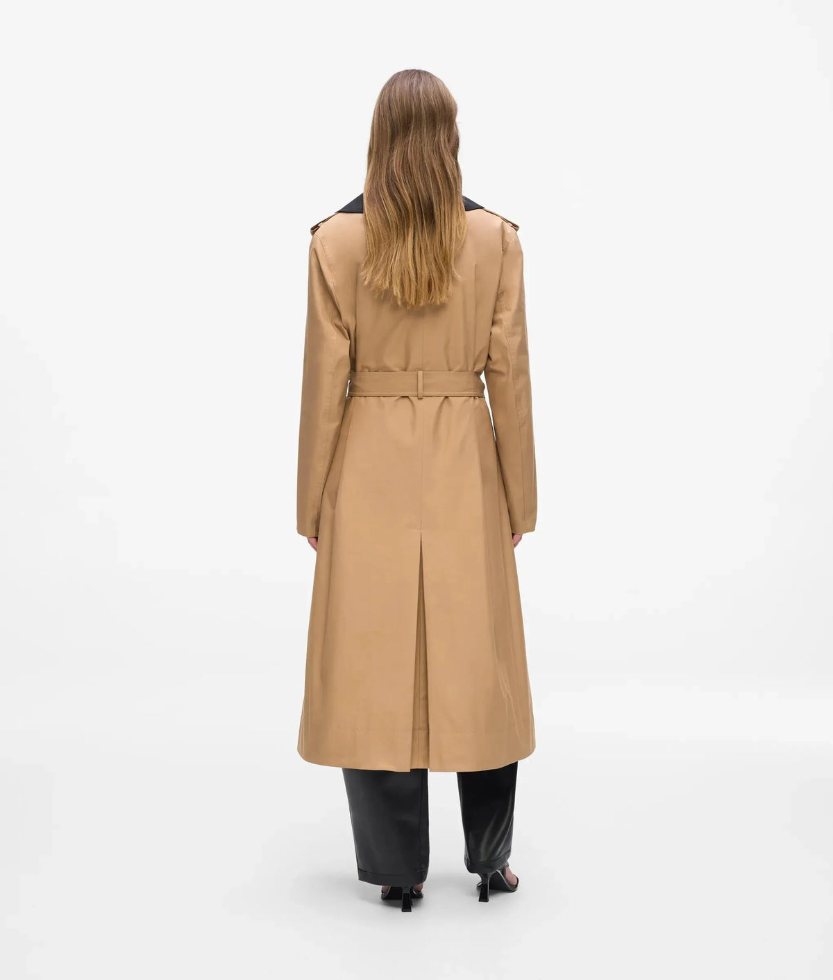 Transformable trench coat