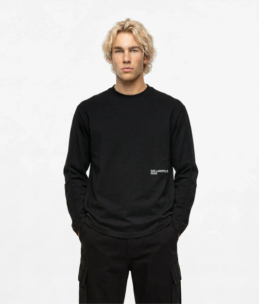 Long-sleeved seamed T-shirt