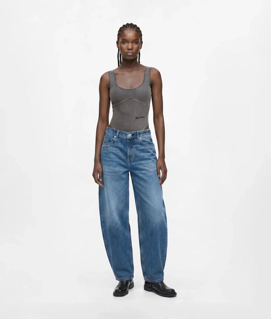 Seamed mid-rise barrel-leg jeans