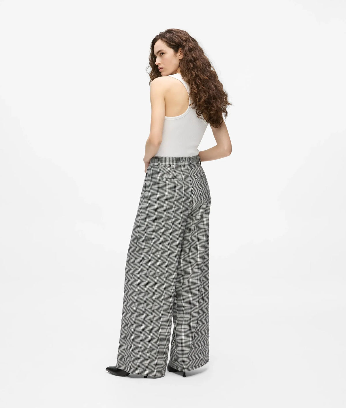 Wide-leg checked pants
