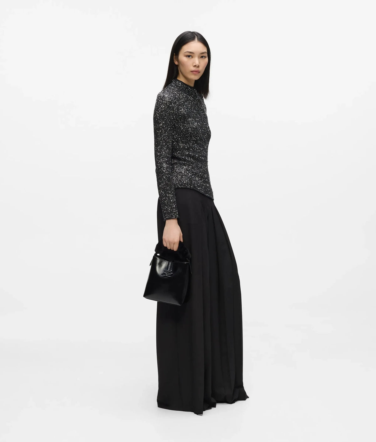 Pleated wide-leg pants