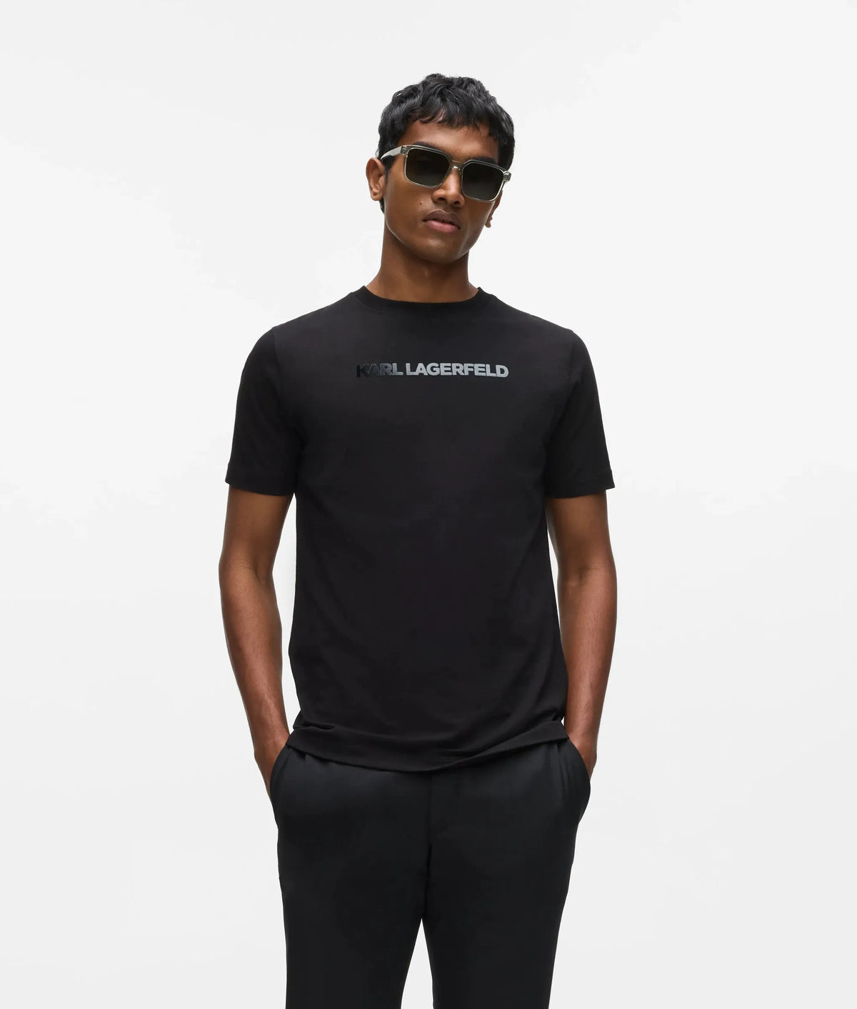Metal badge logo T-shirt